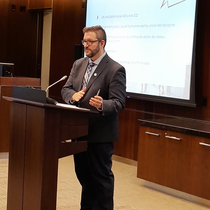 Notre directeur de la #recherche stratégique, <a href="/M_Normand/">Martin Normand</a>, présente les grandes lignes du rapport des États généraux intitulé Bâtir ensemble le postsecondaire en français de l’avenir🏫🌟

📚Pour consulter le rapport: egpostsecondaire.ca/documentation/
#frCan