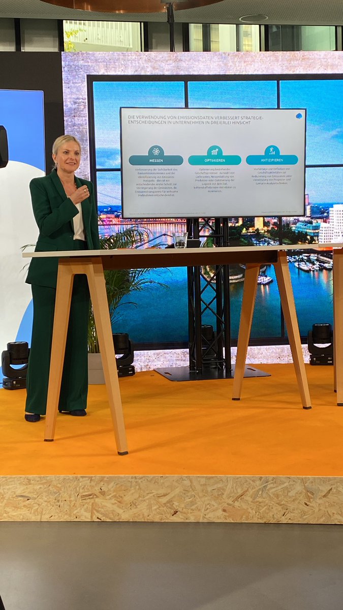 Sabine Reuss tweet media