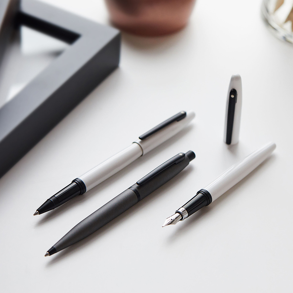 Manuscript extends portfolio with iconic Sheaffer brand. Read more on our website
#craftbusiness #craftbusinessmagazine #businessadvice #businesssupport #industrynews #creativesector #businessowner #retail #retailers #onlineshopping
<a href="/ManuscriptPenCo/">Manuscript Pen Co.</a>
