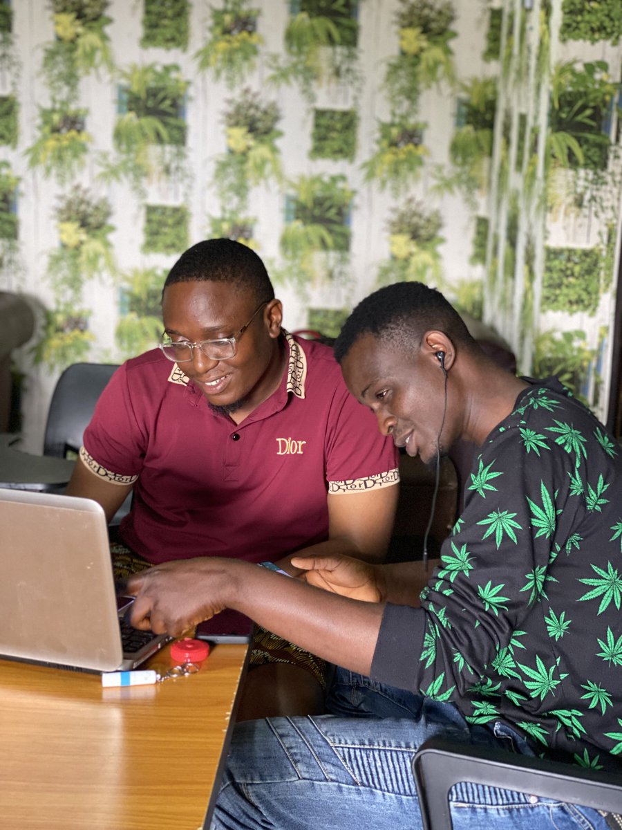 DeV_RoYaLtY_1's tweet photo. Interactive session. learning more
#NnewiTechFaculty
#NnewiTech #NnewiTechCommunity #Nnewi https://t.co/AI4KkzbQih