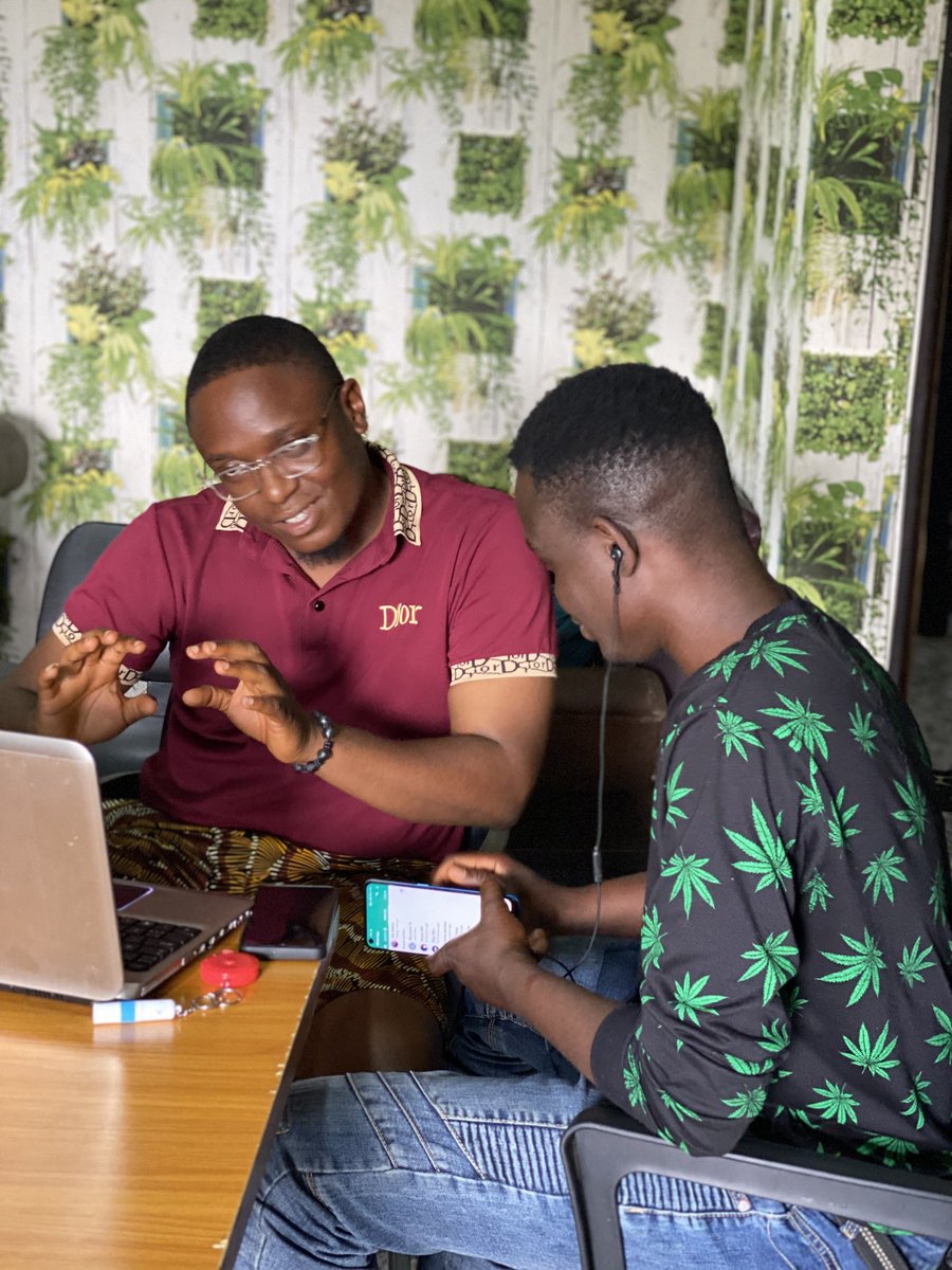 DeV_RoYaLtY_1's tweet photo. Interactive session. learning more
#NnewiTechFaculty
#NnewiTech #NnewiTechCommunity #Nnewi https://t.co/AI4KkzbQih