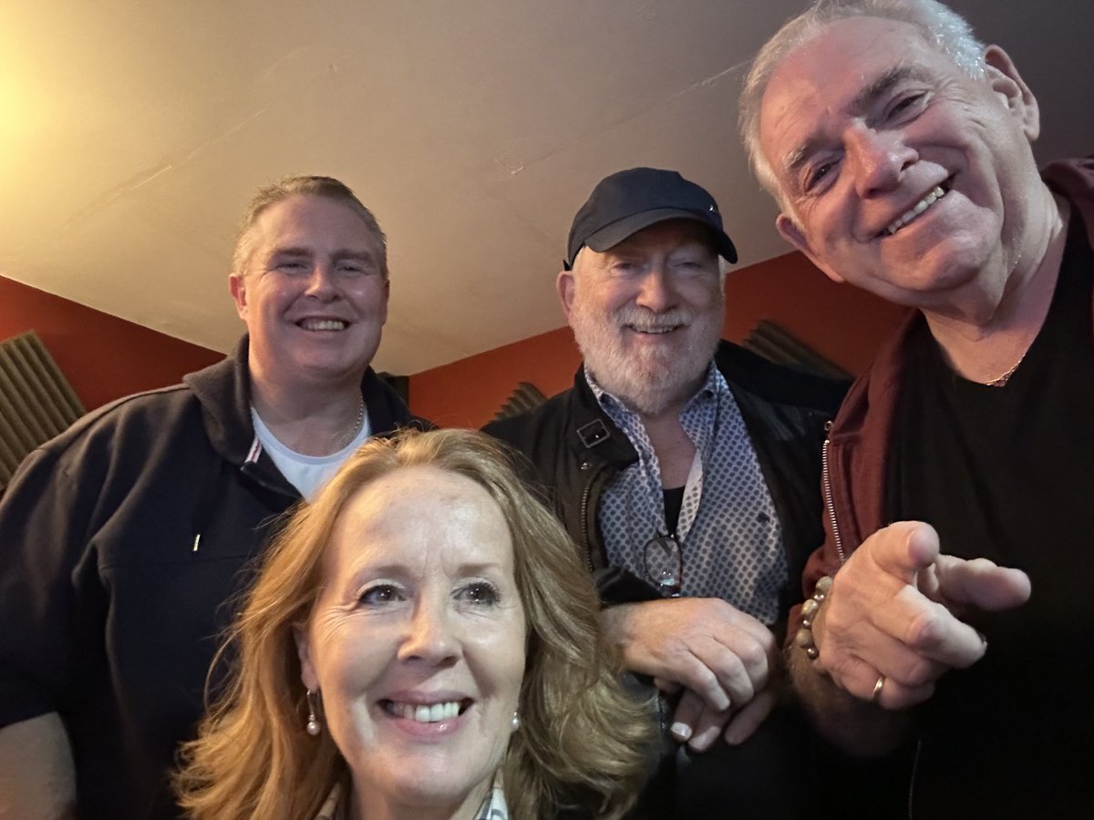 ItsMeHugoD's tweet image. In Gerard Dornan recording studio with Trionagh Moore and Tony Allen finishing  off my album ….. Trionagh thanks so much for your wonderful backing vocals from Suzanne and myself 🎤🎵🎤🙏