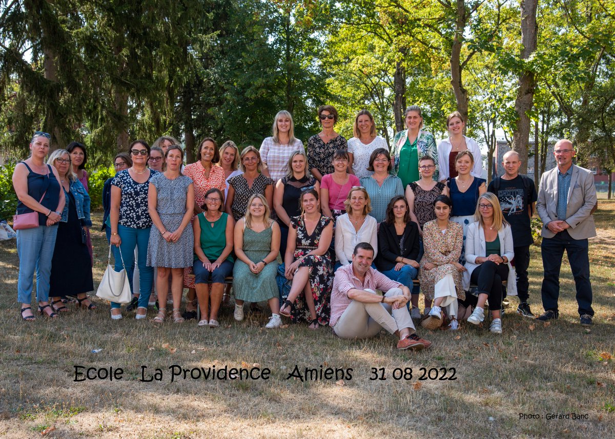 ecolelapro80's tweet photo. L'équipe de l'école maternelle et primaire La Providence 2022-2023 : prête à accompagner chaque élève dans sa découverte de lui-même, de l'autre, du monde... Et de Dieu. https://t.co/aKbczjqp62