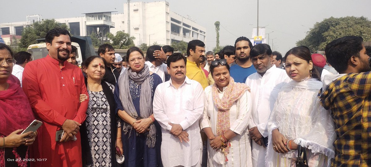 PushpaOmprksh's tweet photo. कूड़े के पहाड़ हटाना है,
दिल्ली को चमकाना है। 

माननीय मुख्यमंत्री श्री@ArvindKejriwalजी एवं वजीरपुर विधायक श्री@rajeshguptaजी एवं @AamAadmiParty कार्यकर्ताओं के साथ 15 साल से भाजपा शाषित MCD के द्वारा बनाये गए कूड़े के पहाड़ को आज देखने गए।

पुष्पा ओमप्रकाश 
अशोक विहार वार्ड 65 https://t.co/CH1bBPP806