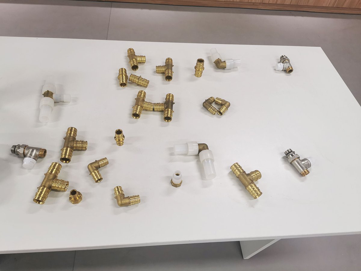 brady_peng's tweet photo. ...and it also offer the hotshot a perfect play ground in the heat pump industry.
#heatpump #newntide #airtowaterheatpump #heatingcooling #heaterinwinter https://t.co/QmOU7mKnC0