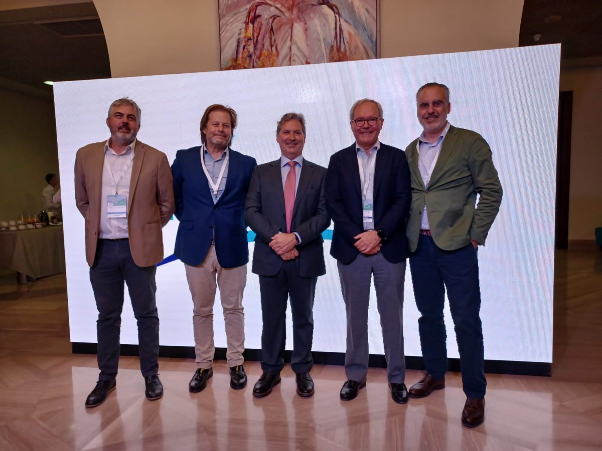 SantiagoPHer's tweet photo. Muy agradecidos a Fecor por invitarnos a este VIII Congreso Fecor, que celebra su XXV Aniversario. Un evento siempre señalado para compartir, colaborar y seguir trabajando conjuntamente. Los mejores éxitos!!!! https://t.co/GRqCehlcYY