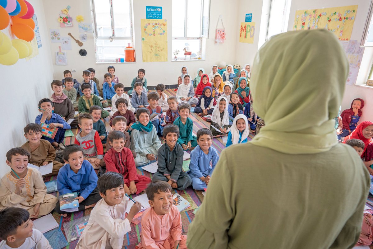 With support from our donors, @UNICEFAfg is expanding community-based learning spaces (CBEs) for the most vulnerable boys & girls. We are grateful for @DanishMFA US$ 5M contribution to establish 600 new CBEs & support 275 existing ones. @DKRepAfg @UNICEFDK