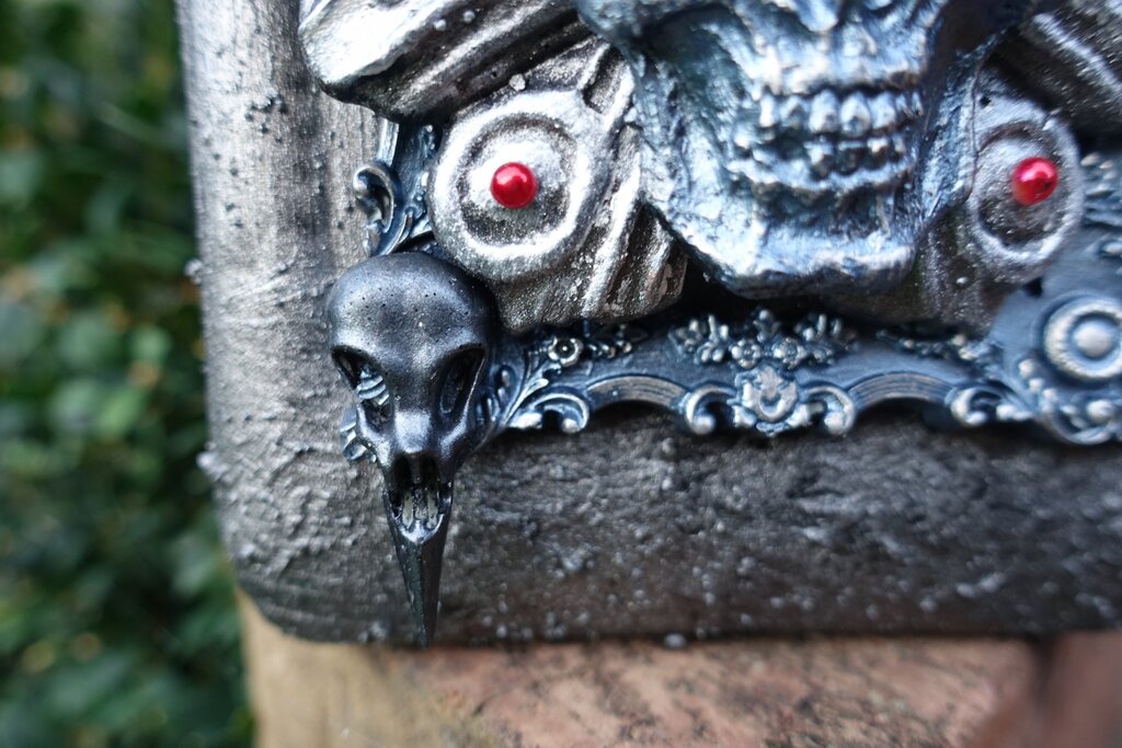 _aviarto's tweet photo. Hand Decorated Bottle - Gothic / Steampunk Style│12 GBP

Handmade with ❤️ by Sams handmade crafts &amp; destash. 
To order or for more information, please check 👇
https://t.co/JtoBpHeRT9 https://t.co/KBWPCByHk7