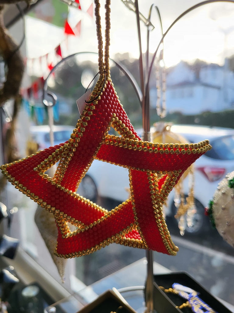cottagesonarran's tweet photo. Bay Wool and Crafts in Whiting Bay, enjoy being social with knit and blether on Wednesdays and a 
Meet the Maker session on 28th October. This time it's Christine with intricate bead work. Pop in 11am - 3pm.
@visitarran @baywoolcrafts  #arran #thingstodo #keepbusy #wellness https://t.co/OxRexhKNo1