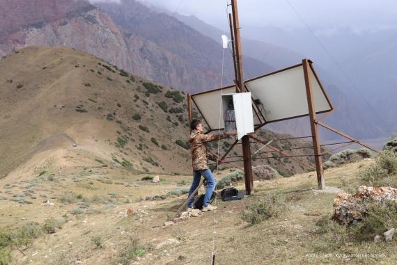Children in remote areas of #Kyrgyzstan, like Zardaly village high in the mountains, struggle to learn without quality #Internet access.
 
Thanks to Giga - <a href="/ITU/">Int’l Telecommunication Union</a> &amp; <a href="/UNICEF/">UNICEF</a> initiative - the village's school has been connected to the Internet, allowing children to learn and develop.