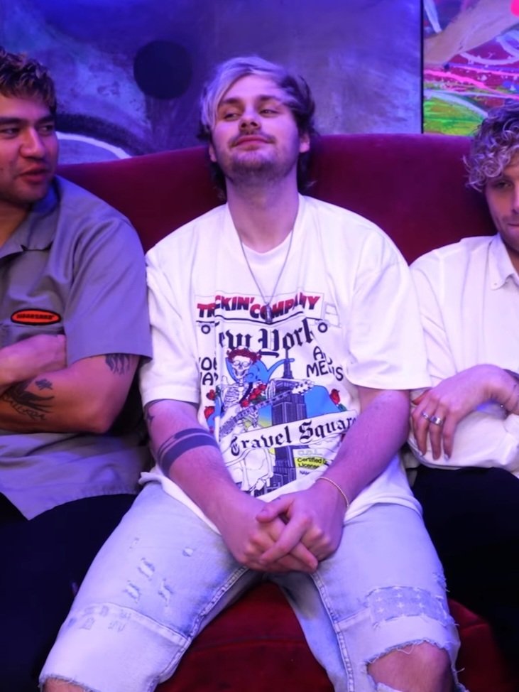 mgcsmilebot's tweet image. some pics of michael in this interview :)