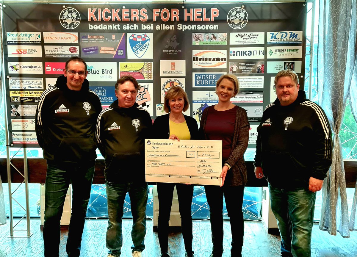 Kickersforhelp's tweet image. Mit unserem #brinkumer3days Event 2022 konnten wir eine Spendensumme von 8.000€ an den Verein ProDem e.V überreichen.
GRANDIOS 🎉🎉🎉🎉

#brinkum #stuhr #bremen #benefiz #spenden #gutestun #anderenhelfen
