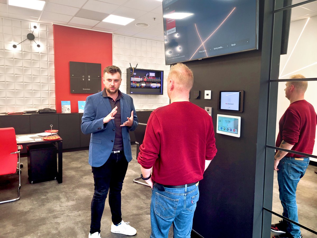 Grenton_com's tweet photo. Next Grenton Smart Home #Showroom is open!
Our Authorized Dealer https://t.co/g48K3DQ2lQ from #Lublin 🇵🇱 organized yesterday Open Days. You can experience there what #SmartHome Grenton is, see our #SmartPanels, #TouchPanels, and #myGrenton.
Ask about Grenton 👉 info@ipbud.pl https://t.co/TSUsu6hjky