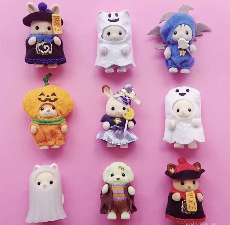 SoftnessDaily's tweet image. tiny babies in their halloween costumes 💫