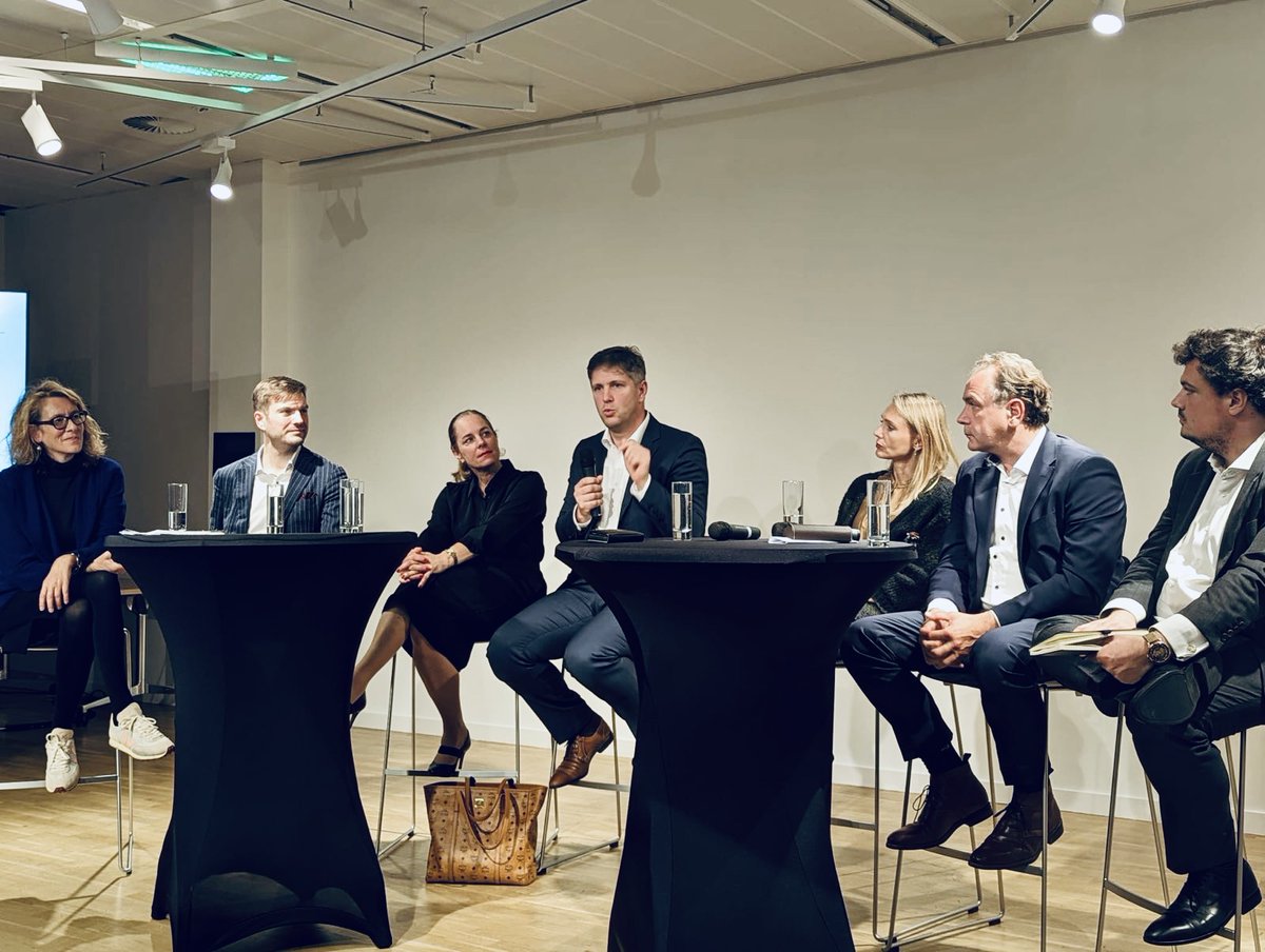 A big thank you to <a href="/H2vorOrt/">H2vorOrt</a>, <a href="/hildebentele/">Hildegard Bentele</a>, <a href="/AlMastantuono/">Alena Mastantuono</a>, and <a href="/nicjensen91/">nicolas jensen</a>  for a lively and interesting panel discussion on how to transform #Europe on a local consumer level to a net zero #future with #hydrogen 👏🏼