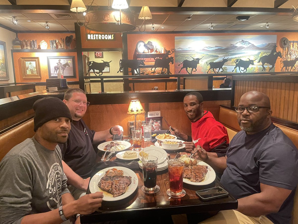 EPRaidersBoysBball tweet media