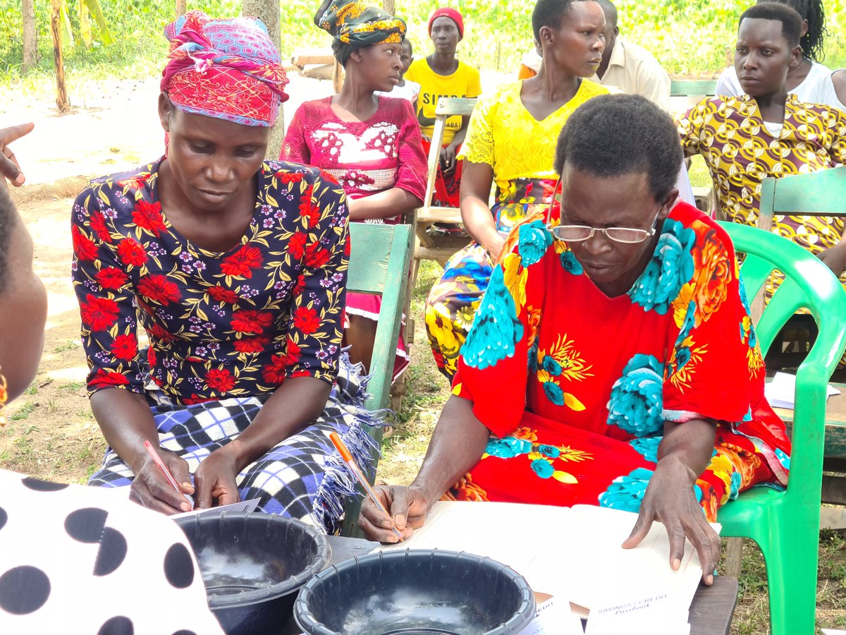 HeliozGmbH's tweet image. Little steps can have the greatest impact 🌍

Today we want to share some very special insights on our safe water &amp;amp; climate project in Eastern Uganda with you! 

helioz.org/en/blog/wadi-a…… 

#FutureEconomy #SavingTheEnvironment #Empowerment