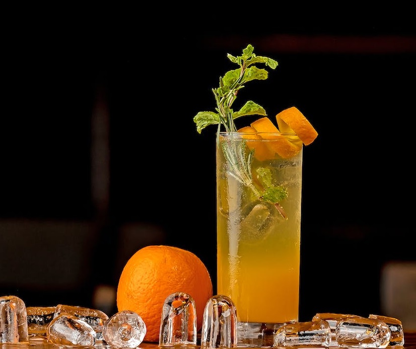 ¿Cómo vas a comenzar este fin de semana?
Te sugerimos que hagas un par de llamadas, a tus "personas vitamina", y les sugieras un cocktail y una conversación en Martinete 🥂
#Martinete #restaurantesmadrid #drinks #weekend #gastronomia