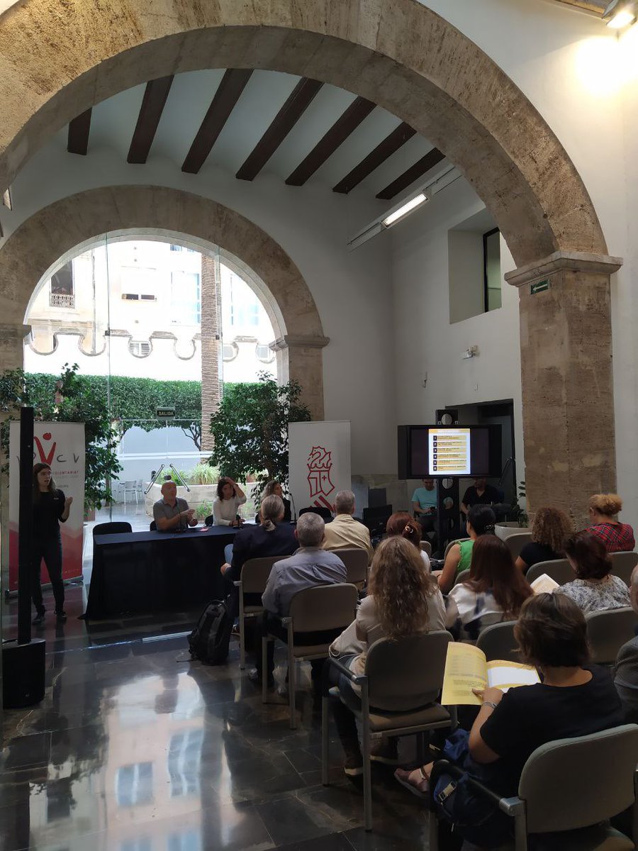 sedvies's tweet photo. En la presentación de las nuevas guías a cargo de la Plataforma de Voluntariado de la Comunidad Valenciana

@pvoluntariado https://t.co/DiTBXRKHrD