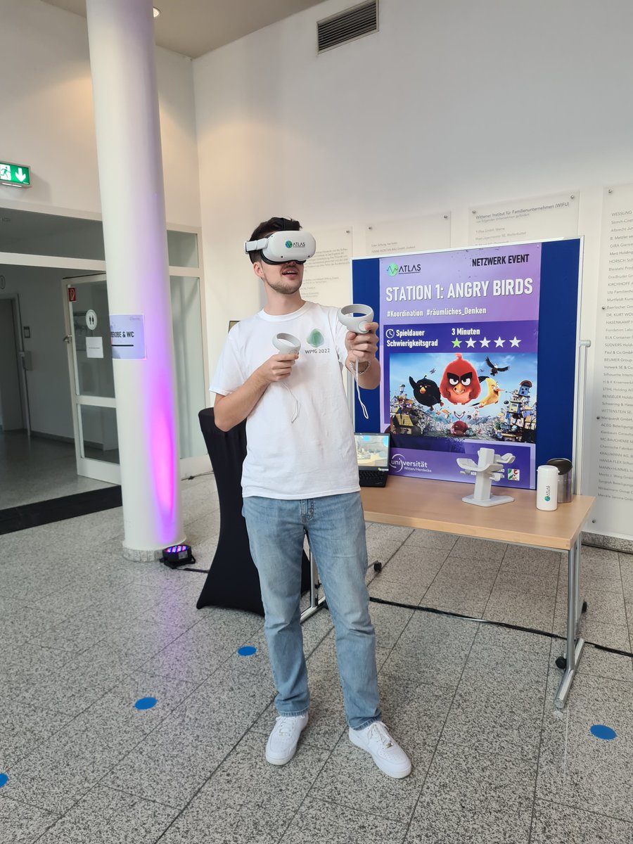 WPfG2022's tweet photo. Gestern fand das @ATLASdigiHealth Netzwerkevent an der @uniwitten statt, bei dem wir die Möglichkeit hatten spannende Einblicke in die Anwendung von #VirtualReality  in der Medizin zu erhalten. https://t.co/JnT0atoWjt