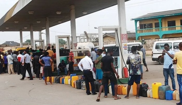 Amigold17's tweet photo. How much is petrol around your area https://t.co/lLA4CkyUux