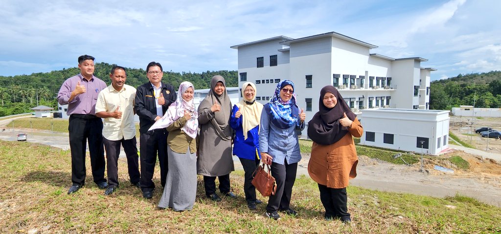 Mesyuarat Penutup Penilaian Pasukan Projek Persekutuan (Terengganu) yg dipengerusikan oleh Ir.Hj Mohamad Alwi Mat Zin <a href="/JkrMalwi/">MOHAMAD ALWI MAT ZIN</a> JAPK <a href="/cpabkorporat/">CPAB&KORPORAT JKRTRG</a>.Tahniah atas pencapaian kerja <a href="/TeamProjekTrg/">PasukanProjekTrg</a> mendapat keseluruhan 97% (Gred A) bagi Projek UMT &amp; 92.6% bg projek Farmasi HSNZ.Syabas!