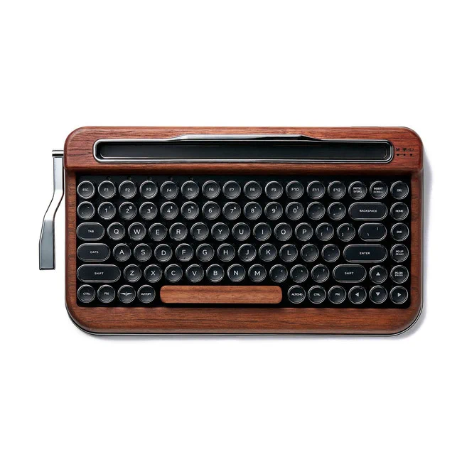 レトロデザインが可愛い♡タイプライター風キーボード「PENNA」。