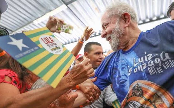 ptpi13's tweet photo. Vida longa ao Presidente @LulaOficial, que hoje completa 77 anos de vida sempre lutando pelo Brasil! 🎂🎉

 E a gente vai comemorar nas ruas, de hoje até domingo, para garantir a eleição de Lula 13 Presidente. Chame mais um e vem com a gente! 🤩1️⃣3️⃣
#LulaDay https://t.co/PBAMiBL0c4