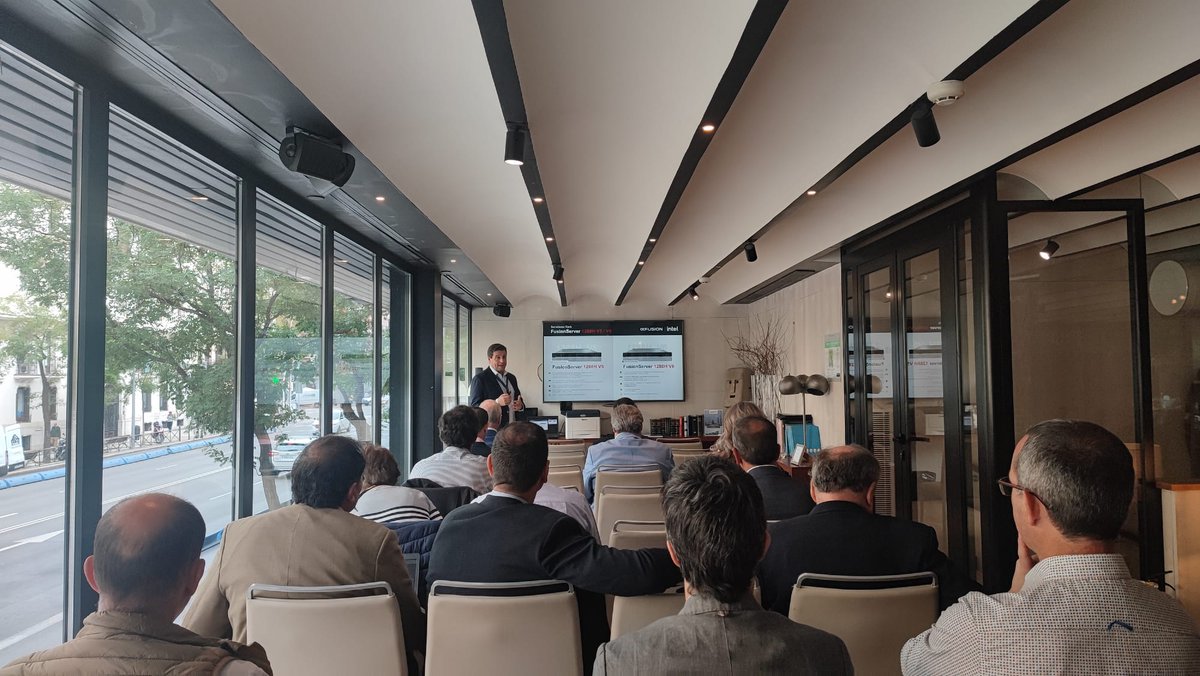 Hoy en nuestro evento de <a href="/xFusion_Global/">xFusion Global</a> junto a <a href="/intel/">Intel</a>, para dar a conocer a nuestros partners todas las soluciones en #DataCenter. Contamos con Peter Zhang (Service Dir. - Europe General Manager Spain &amp; Portugal) y <a href="/m_aboudiwan/">Michel Abou Diwan</a> (Regional Alliances Dir. - EMEA Intel Corporation)