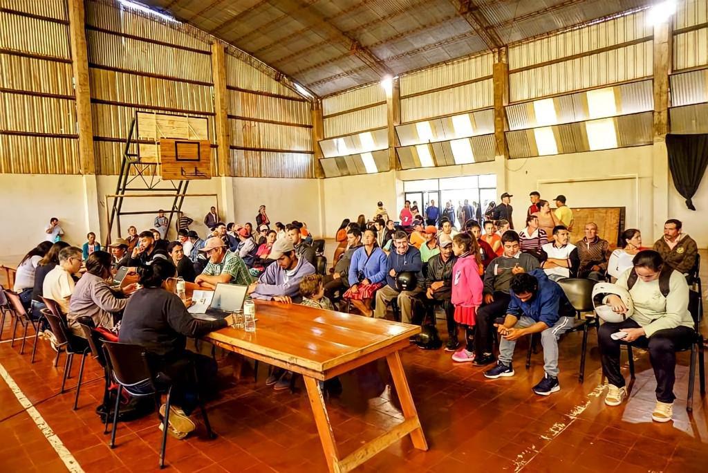trabajomisiones's tweet photo. 🌱📝 El equipo del Sistema de Información de Tareferos de Misiones (SITAMI), dependiente del Ministerio de Trabajo y Empleo, realizó tareas de relevamiento en las localidades de Campo Ramón y Colonia Alberdi.
Más información 👇
https://t.co/PixIsgFkOc
#MisionesTrabaja
#sitami https://t.co/yELqO2MiWL