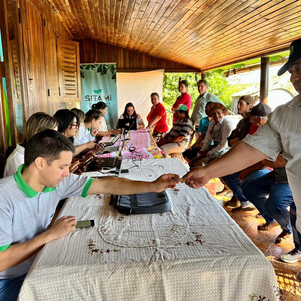 trabajomisiones's tweet photo. 🌱📝 El equipo del Sistema de Información de Tareferos de Misiones (SITAMI), dependiente del Ministerio de Trabajo y Empleo, realizó tareas de relevamiento en las localidades de Campo Ramón y Colonia Alberdi.
Más información 👇
https://t.co/PixIsgFkOc
#MisionesTrabaja
#sitami https://t.co/yELqO2MiWL