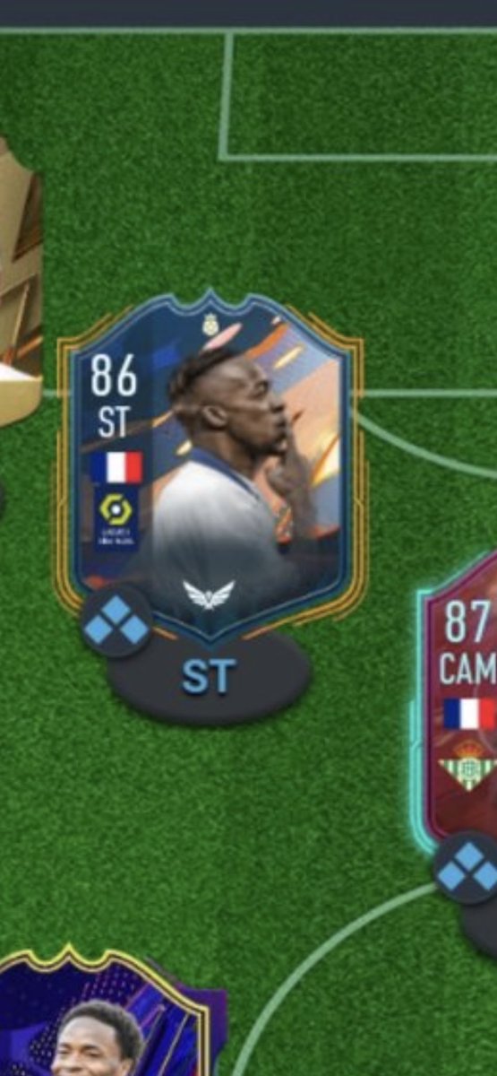 MaxyyJN's tweet photo. @sandroBag Can bun zoots in fifa now? https://t.co/ZVADK1U7ol