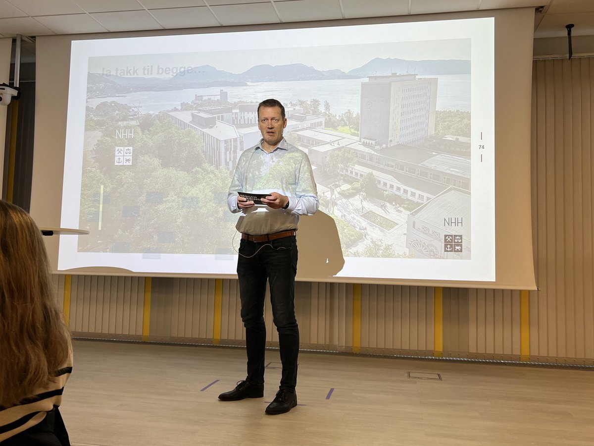 PalRNjolstad's tweet photo. Takk til Sverre S Hov @BergenChamber og Eivind Hansen @haukeland_no for lærerikt frokostseminar mht utvikling av helsetjenester der bla jeg fikk presentert vårt nye #PRESIS-DIA @mohnfoundation senter i Glasblokkene https://t.co/wsSJeXMDtl