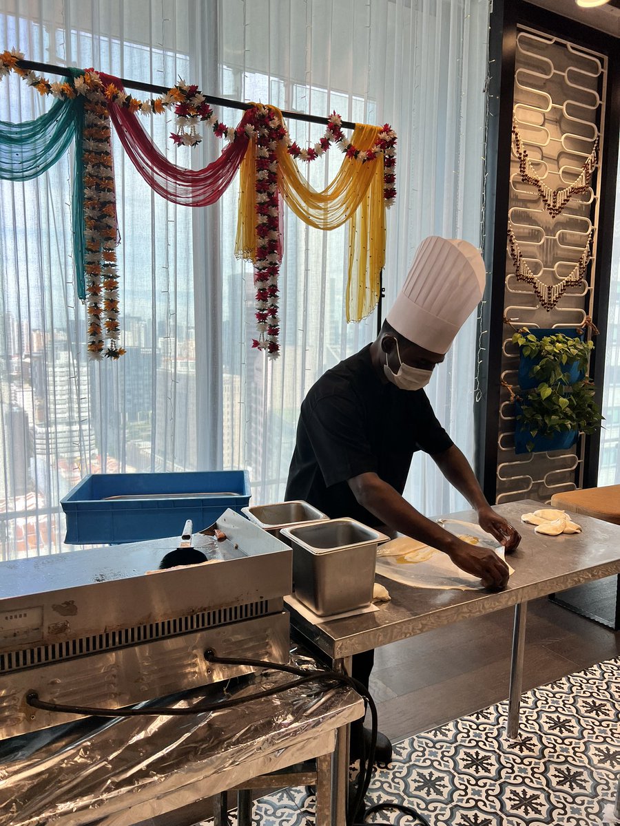 Kicking off Thursday with roti prataaaaaah