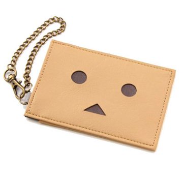 428and_tweet's tweet photo. 人気の定番商品・ダンボーパスケース、再入荷しました。現在はamazon限定販売です。
https://t.co/OYU1JGju4Z 
カードのポケットは2つ。ポリウレタン製フェイクレザーで、柔らかく弾力性があり本物の革に近い肌触りながら、撥水性があるので天然の革に比べると雨や汚れに強く手入れも簡単です。 https://t.co/ea70VTLcW6