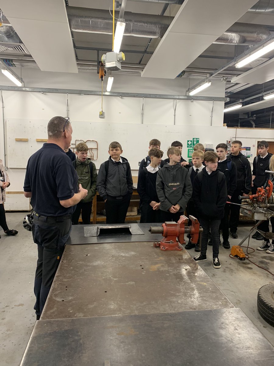 BC_Sustainable's tweet photo. Pupils from Gala Academy enjoying a tour around the Sustainable Construction Departments this morning. @DYWBorders @Gala_Academy #futureapprentices https://t.co/BPI7aoyVGr