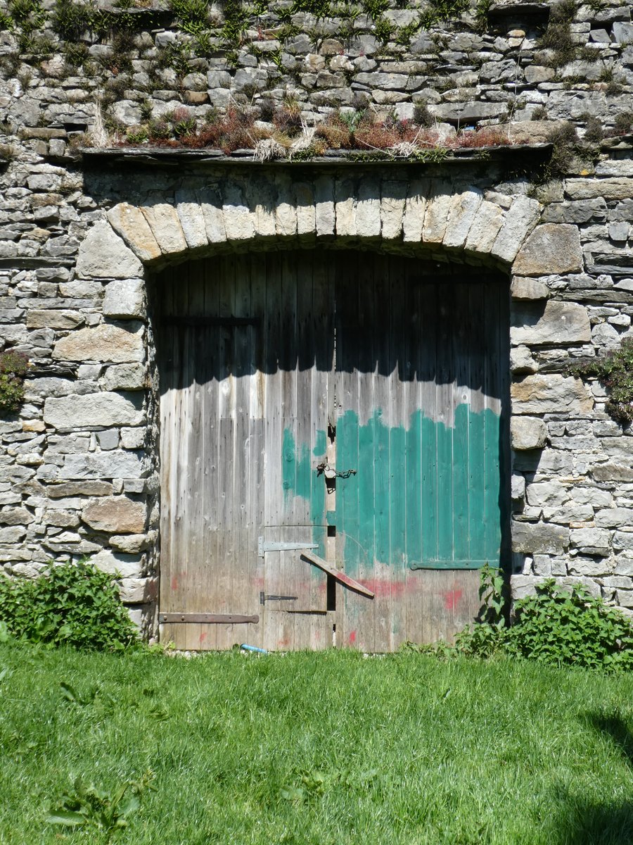 For #AdoorableThursday, a barn door in Brackenbottom, North Yorkshire. @FarmBuildings