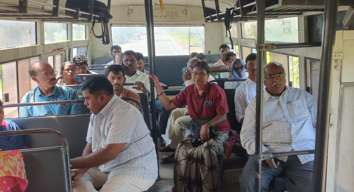 Dm wl2 travelling in 305 vehicle from Hanamkonda to Gudepad x road during bus day.#ChooseTSRTC