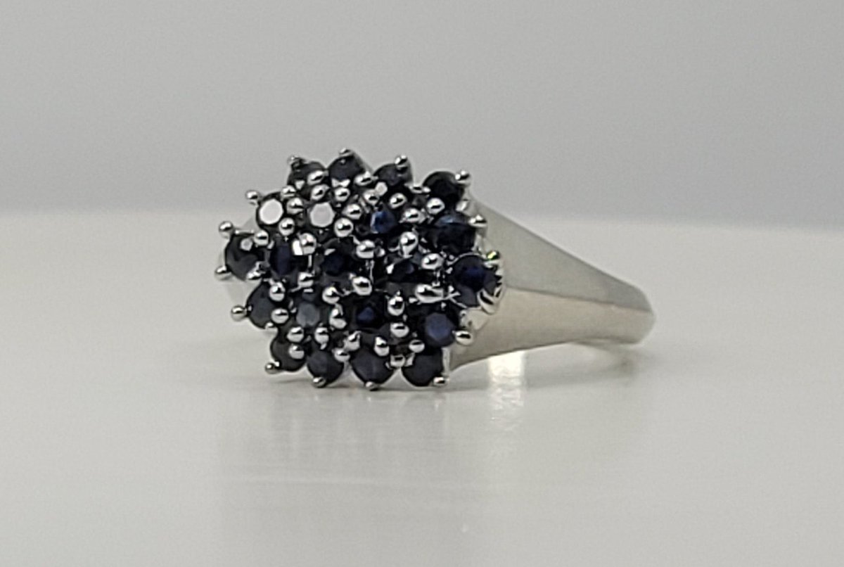Sapphire Cocktail Ring | Vintage Sterling Silver Ring | Blue Gemstone Statement Ring | 5th Anniversary | September Birthstone Gift for Her
 #ring #5th #SeptemberBirthstone #Vintage #GemstoneStatementRing #Sapphire # #EastVillageBangles #EtsySeller

👉etsy.com/listing/129119…