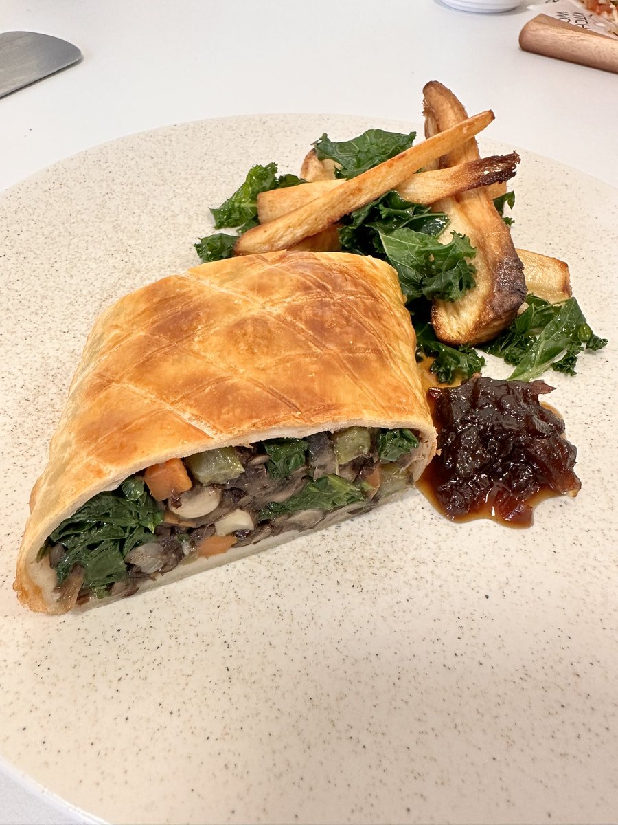 SodexoFoodDevUK's tweet photo. Digital App Photography well under way @SodexoUK_IRE @StuartBowman2 @fairyshelly @RJHOTCHEF #kitchenworks #modernrecipe https://t.co/vSUpbEF2se