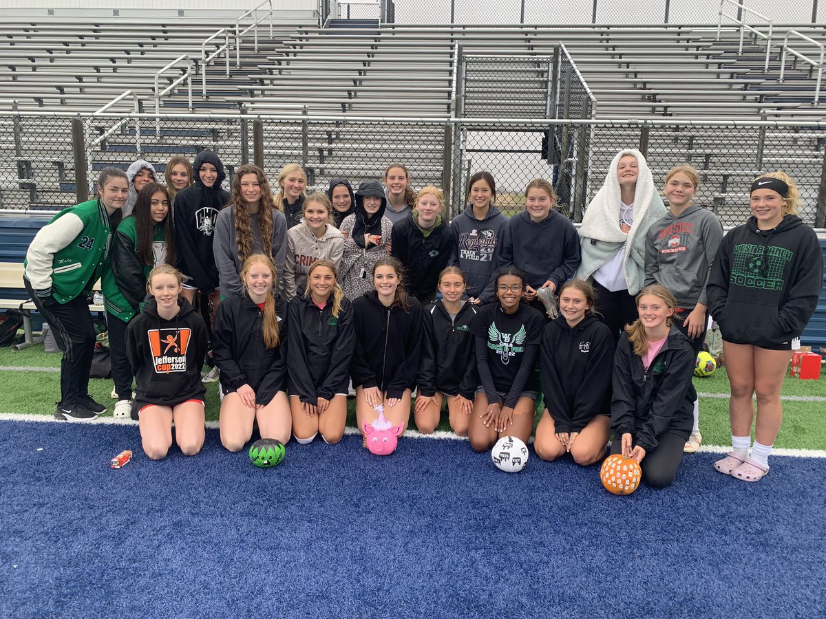 wbsoccerladies's tweet photo. District Final
vs West Geauga
📍Hubbard Memorial Stadium
⏰ 6pm
🎟 ohsaa tickets only
#LetsGoGreen 💚 https://t.co/R3CD6JFh9V