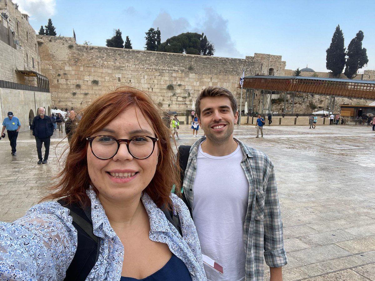 📢We are happy to share that <a href="/KuisAICenter/">KUIS AI</a> members <a href="/ftm_guney/">F. Güney</a> and  <a href="/akaan_akan/">Kaan Akan</a>  presented their paper StretchBEV at #ECCV2022.
Congrats again👏🏽
check out #ECCV2022 magazine for their interview! rsipvision.com/ECCV2022-Wedne…
#computervision