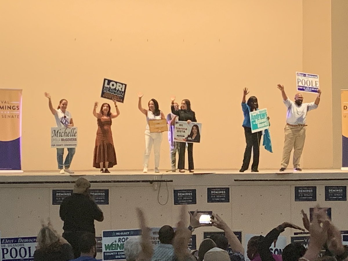 Last night at  <a href="/RepValDemings/">Former Congresswoman Val Demings</a> GOTV rally!! A few of my favs were on stage!! 
Senator @loriberman , City Commissioner <a href="/WPBChristina/">Christina Lambert</a>, PBCSD Bd member Marcia Andrews and County Commission D6 candidate <a href="/momcgovern/">Michelle Oyola McGovern</a> 
11/8 is approaching!! #GOTV