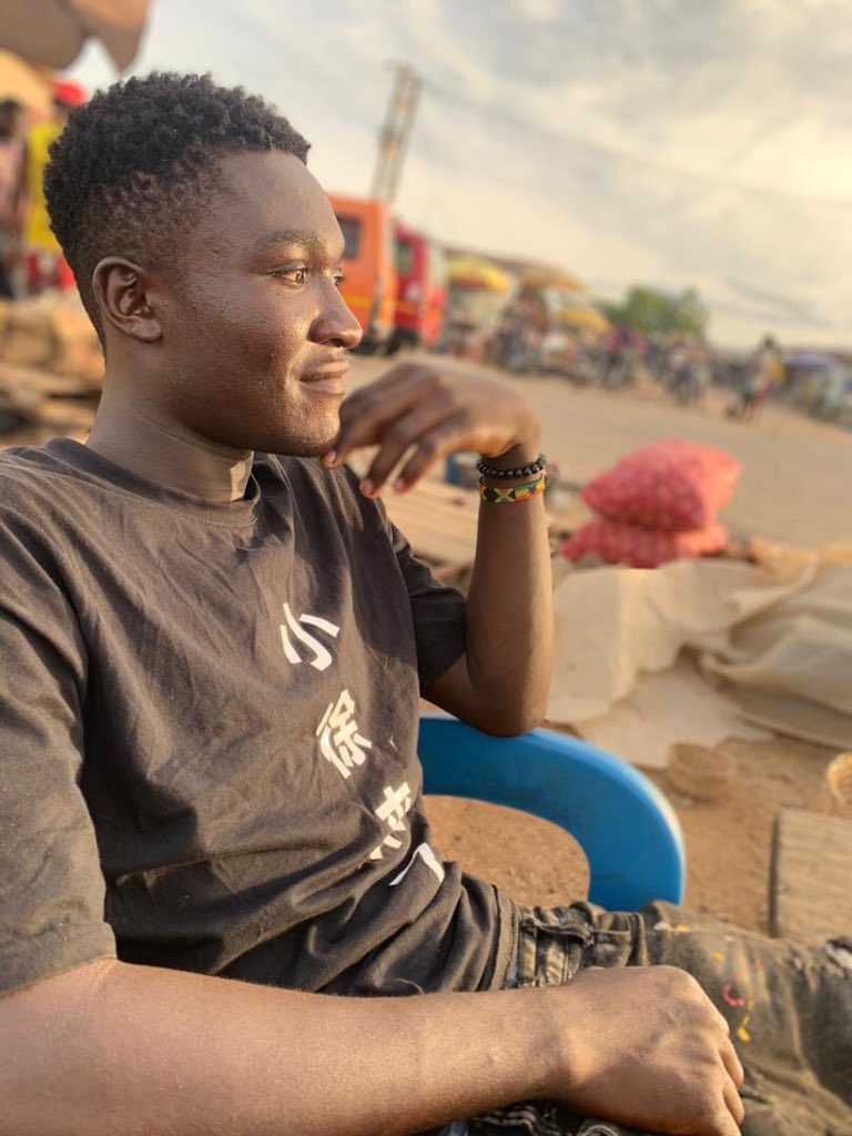 AsHyhung's tweet photo. Sika beye sika ASH sory kope sika #Hustler @ashyhung x @ldmuziq.       🔥🔥🔥 https://t.co/O1SS85kdCJ