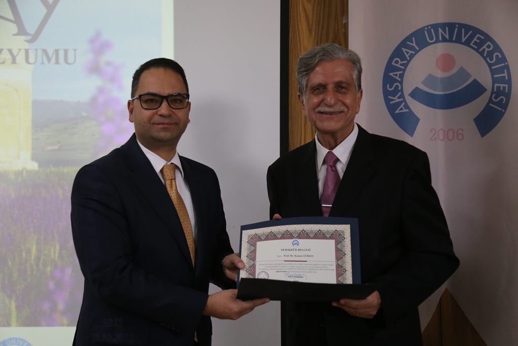 ASÜ Somuncu Baba Tarih ve Kültür Araştırmaları Uygulama ve Araştırma Merkezi’nin Aksaray Valiliği ve Aksaray Belediyesi iş birliği ile düzenlediği Uluslararası Aksaray Sempozyumunun yedincisi açılış töreni ve ilk oturum sunumlarıyla başladı.

🔗aksaray.edu.tr/iki-gun-surece…