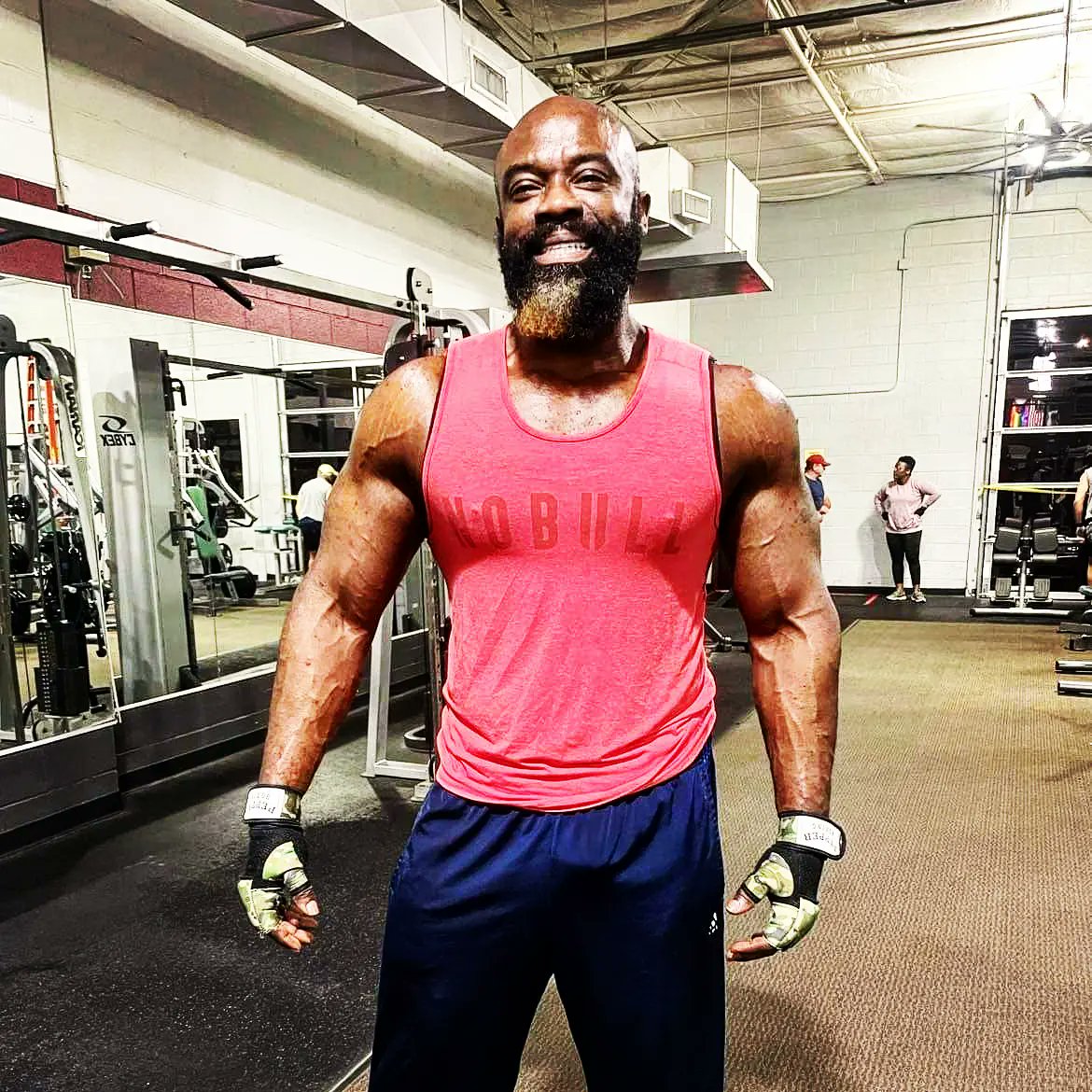 MelvinEchols9's tweet photo. Happy Thursday!!! Always a good day when you can add 20lbs to your bench (NO FOOTAGE BUT IT HAPPENED) π #335CLUB #AMWORKOUT #CARDSFIT https://t.co/YxsmDBQjJv