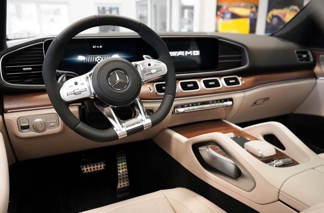 drivemb1's tweet photo. NEW showroom eye candy! #MercedesBenz https://t.co/8vxGM15RYz