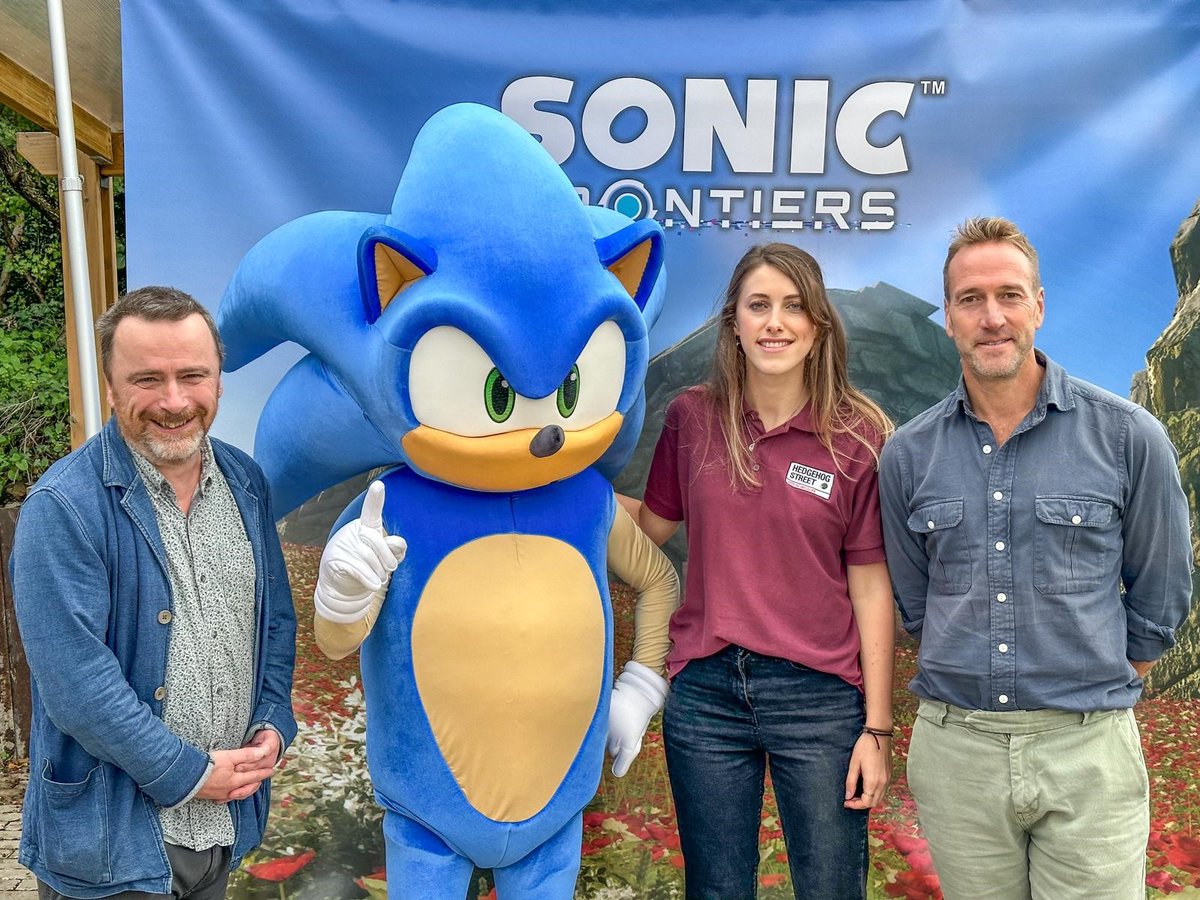 We are at Camley Street Natural Park in London until 4pm with @Benfogle, @SEGA and a certain blue hedgehog! Come and join us to find out all about helping hedgehogs and keeping them safe this #BonfireNight. You might even get a sneak peek at the new @sonic_hedgehog game!