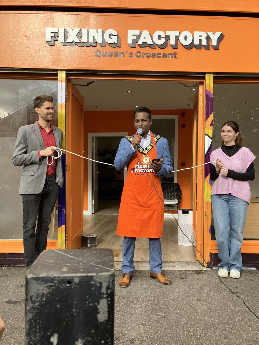 Mthr_Carol's tweet photo. @StMartinsNW5 Check out the great new Fixing Factory on Queens Cres! #positivecommunities @bpedmonton @QCCA_CEO @KTCityFarm @AlunFord3 @_wearepossible @CooperationTown @SirHvHArts @dioceseoflondon @MarcusBoyland @mayorofcamden @JennyMulholland @CompCommunities https://t.co/TEAZwB1qoY