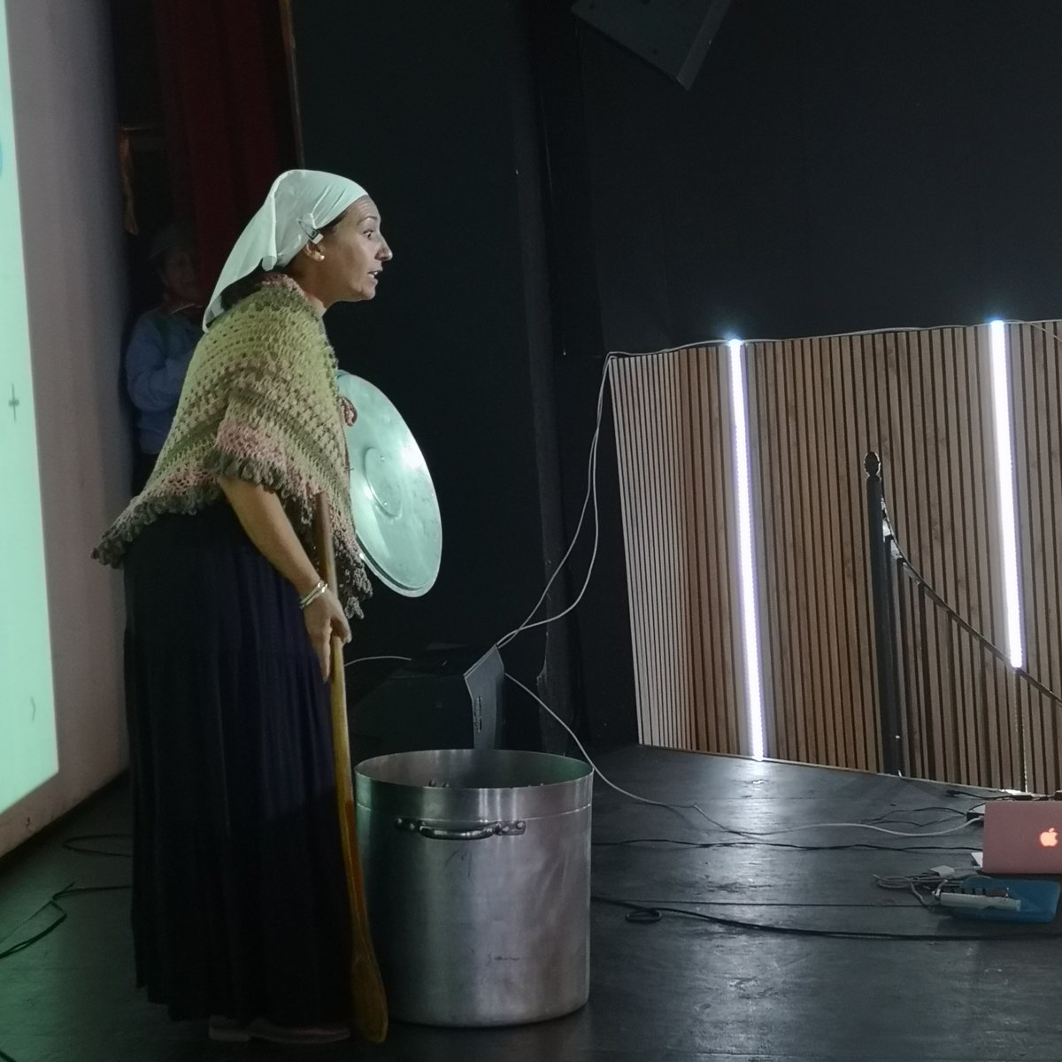 salesianotriana's tweet photo. Hoy nuestros alumnos de Infantil han tenido unos buenos dias especiales en el teatro con unos invitados muy especiales para nosotros. https://t.co/nkNXJyfcvh